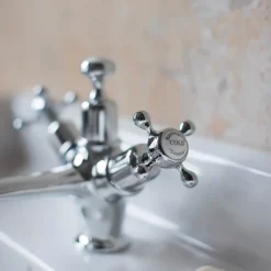 Burlington Claremont - Chrome Basin Mixer Tap With Pop Up Waste -Espaces Bain Shop cl4 d2