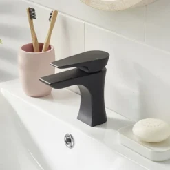 Bristan Hourglass Black Mono Basin Mixer With Clicker Waste -Espaces Bain Shop houbasblk d2