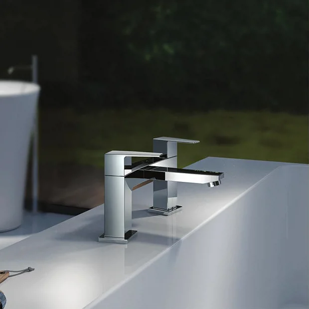 Monza Curved Modern Bath Tap 6 Monza Curved Modern Bath Tap - Image 4