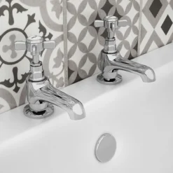 Regent Chrome Traditional Bath Taps 7 Regent Chrome Traditional Bath Taps -Espaces Bain Shop reg005 detail1